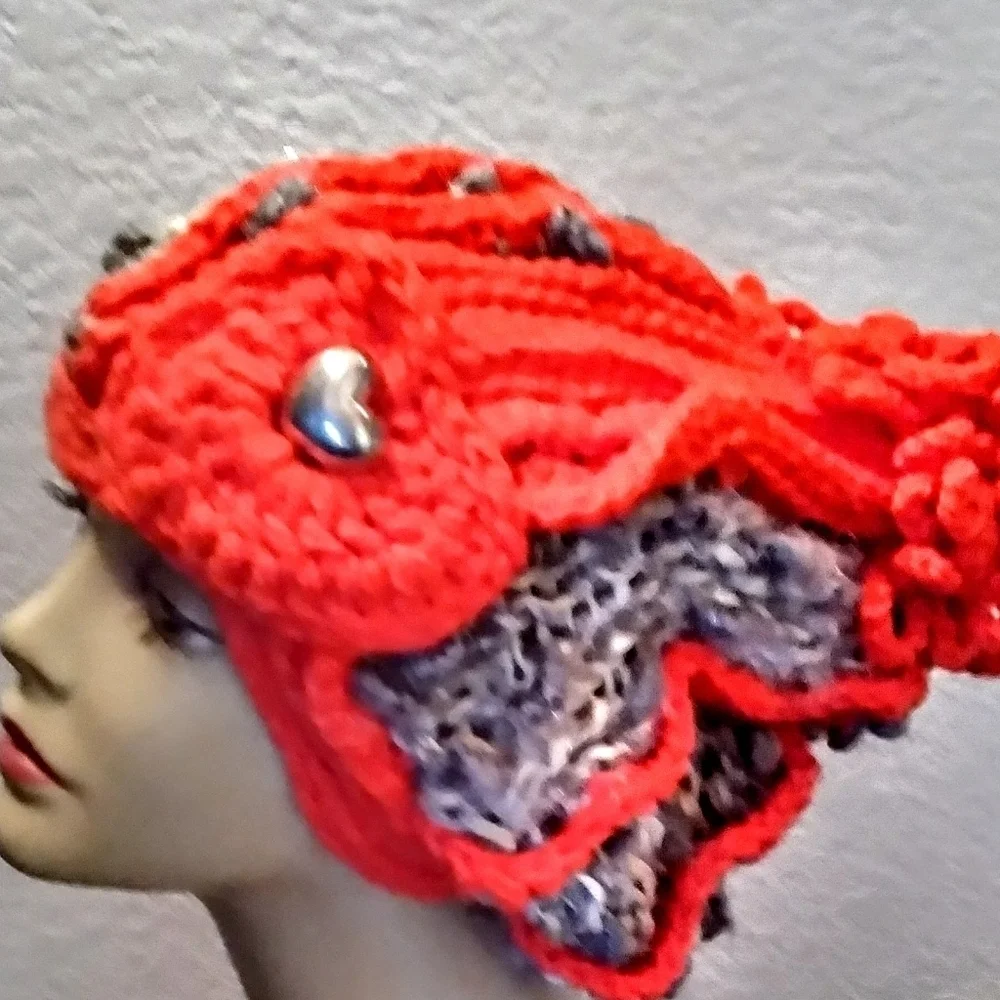 NWT Novelty Knit Hat With Free Form Crochet Accents - Picture 4 of 6